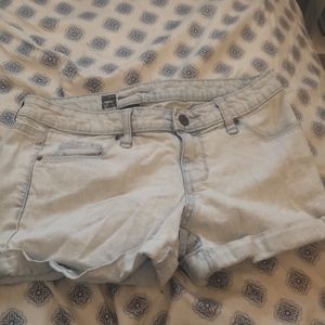 Mossimo size 6 shorts